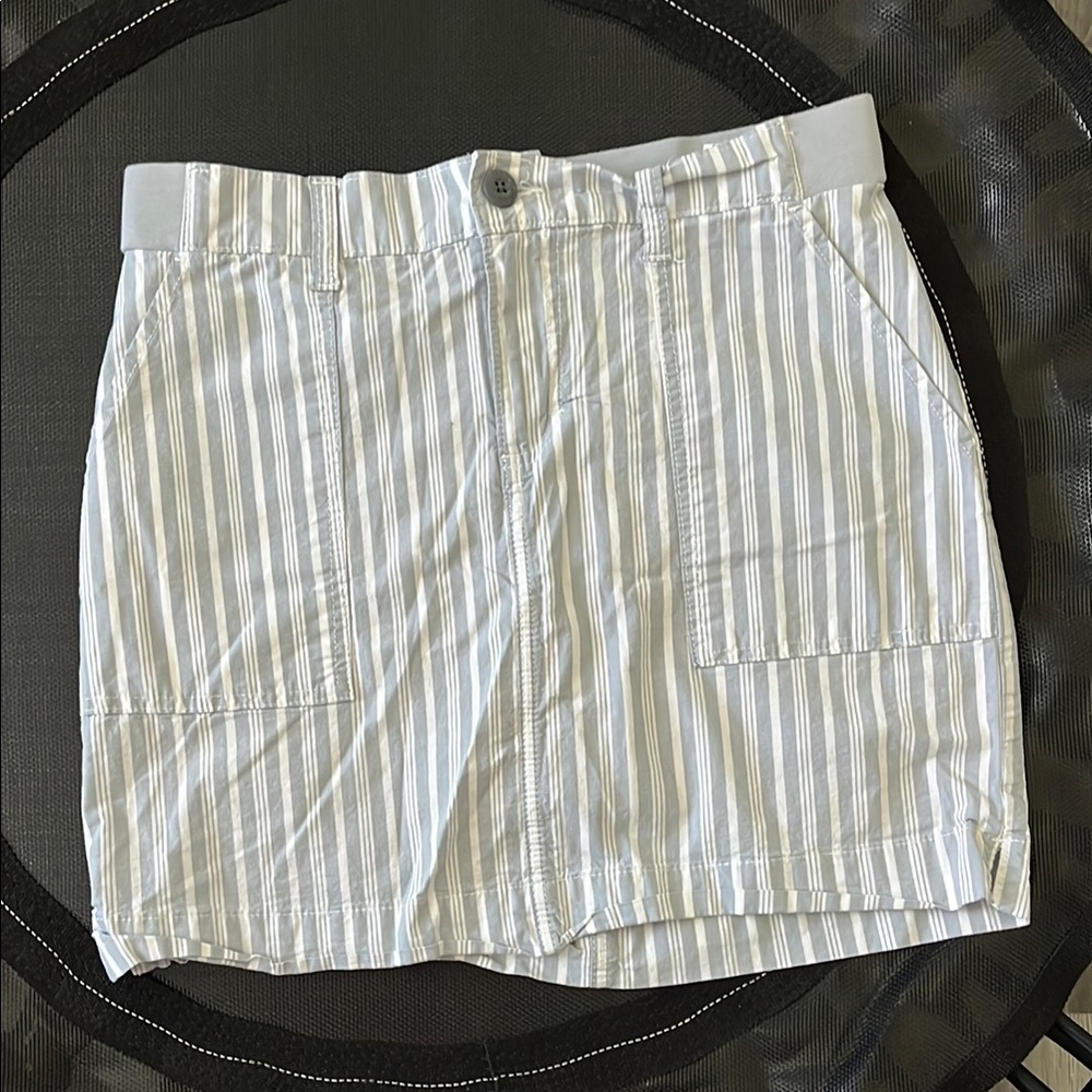 LEE Brand Striped chambray Blue/Gray and White Skort women’s size 8M
